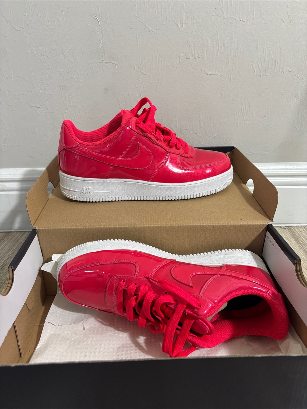 Nike Air Force 1  ‘07 LV8 UV Siren Red plus Logo Shoe Box - Picture 3 of 5